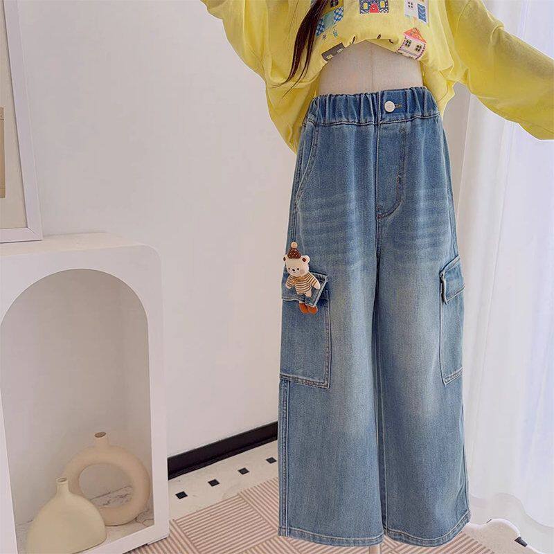 女童宽松牛仔裤儿童春秋款显瘦百搭卡通熊大口袋直筒裤中大童长裤