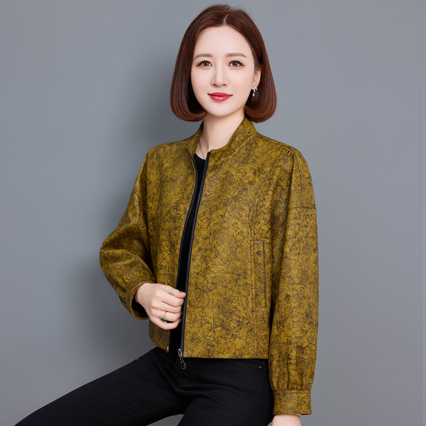 印花绵羊皮落肩袖短款夹克外套女
