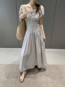卡蔓诗30938韩系绑带圆领压褶收腰泡泡袖连衣裙女2026夏百搭长裙