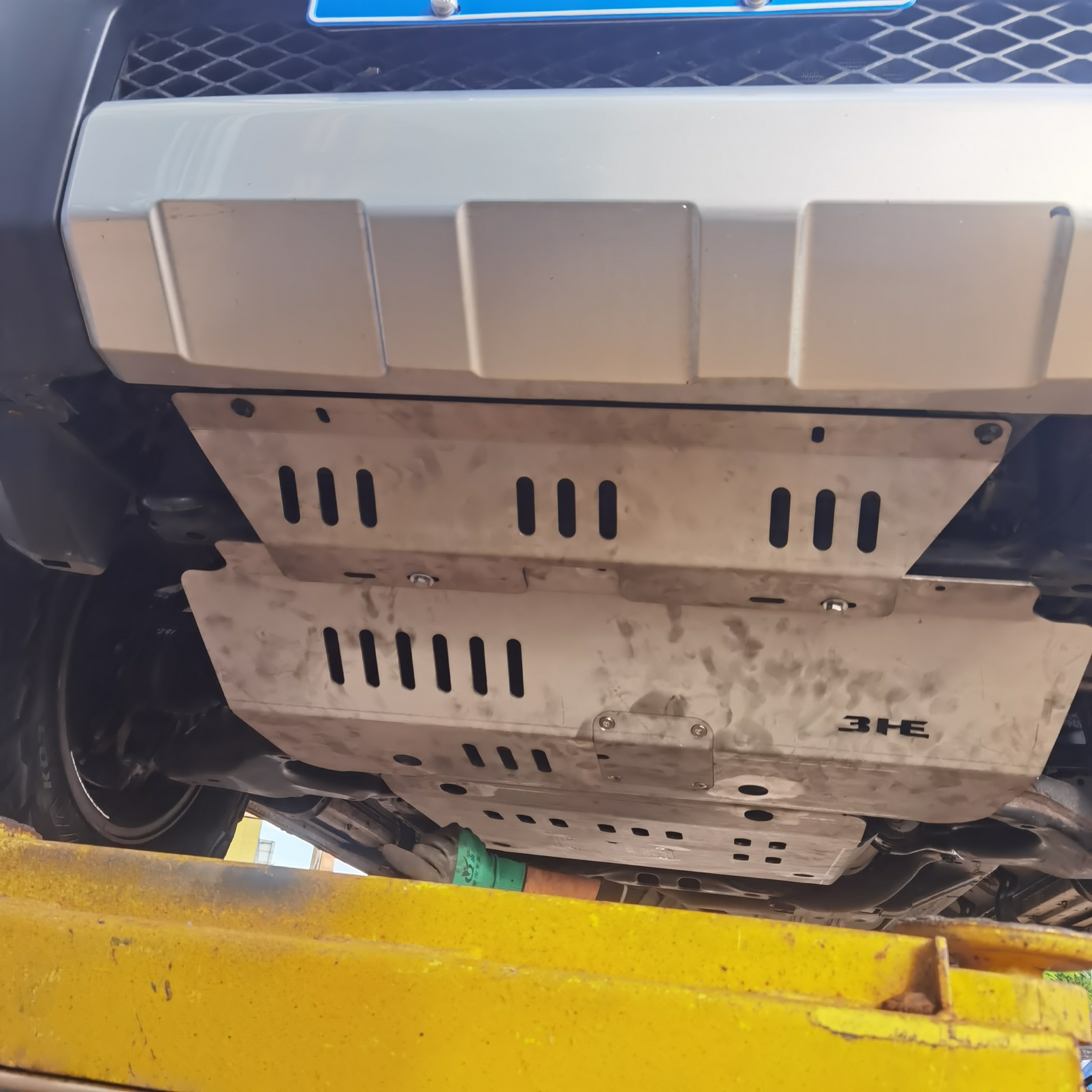 FJ下护板FJ酷路泽低配护板FJ水箱护板发动机变速箱护板不锈钢护板