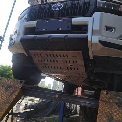 LC250前保险杠下护板新款普拉多底盘护板25款普拉多发动机护板