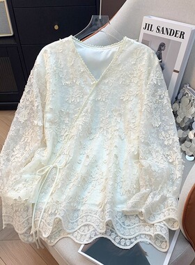 设计感绣花珍珠V领白色蕾丝衬衫女春秋新款时尚宽松显瘦套头上衣