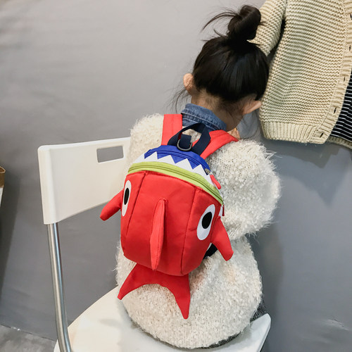 鲨鱼幼儿圆小恐龙2-3时尚背包