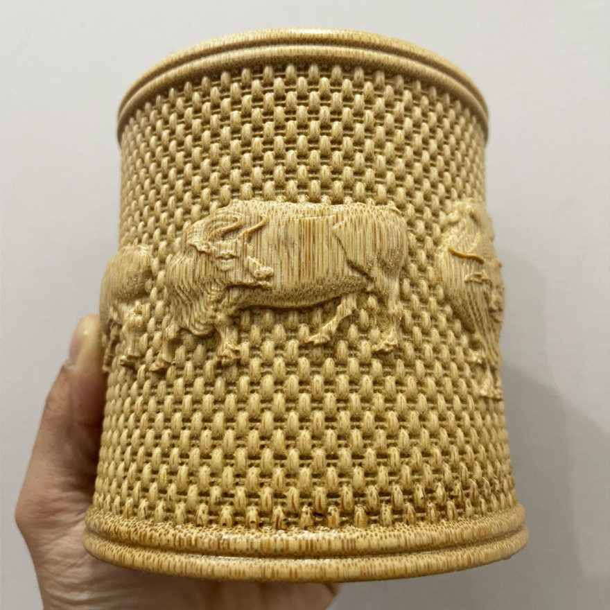 圆形竹笔筒编织浮雕五牛图高端办公摆件收纳公司送男女老师节礼品