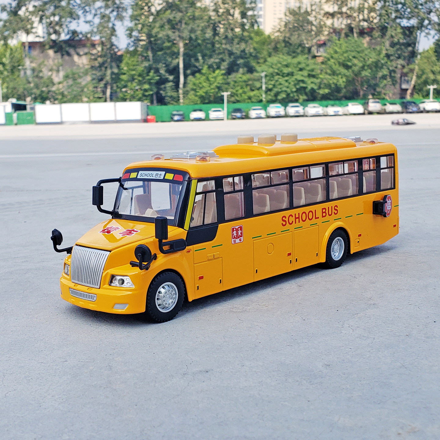 大号校车巴士真人发音大鼻子校车公交长途客车大巴车早教故事玩具