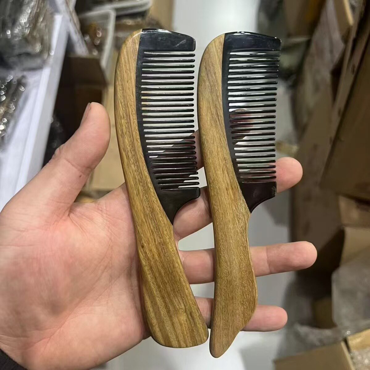 绿檀木梳拼接牛角梳子牛角密齿按摩头皮按摩家用美发梳