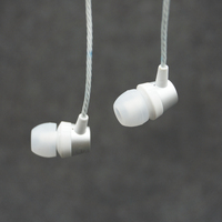 高端入耳耳机  镀银线无损传输低音线控耳机 捡漏的来福利给大家