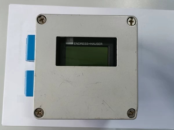 E+H恩德斯豪斯远程显示模块，FHX40全新，库房保存不当导