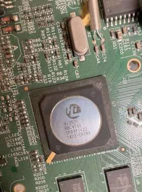 Hi3535RBcv100芯片，带2颗2G闪存，整板出，售出(议价)