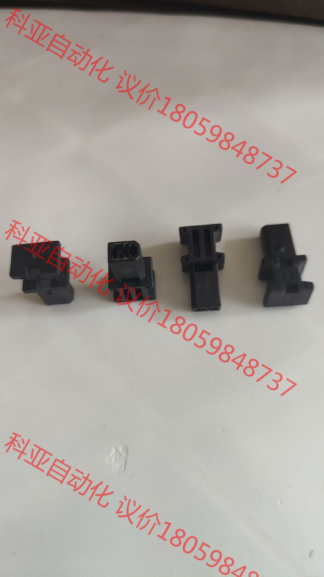 三菱J4B驱动器CN8插头，这是驱动器的STO插头，没有这个