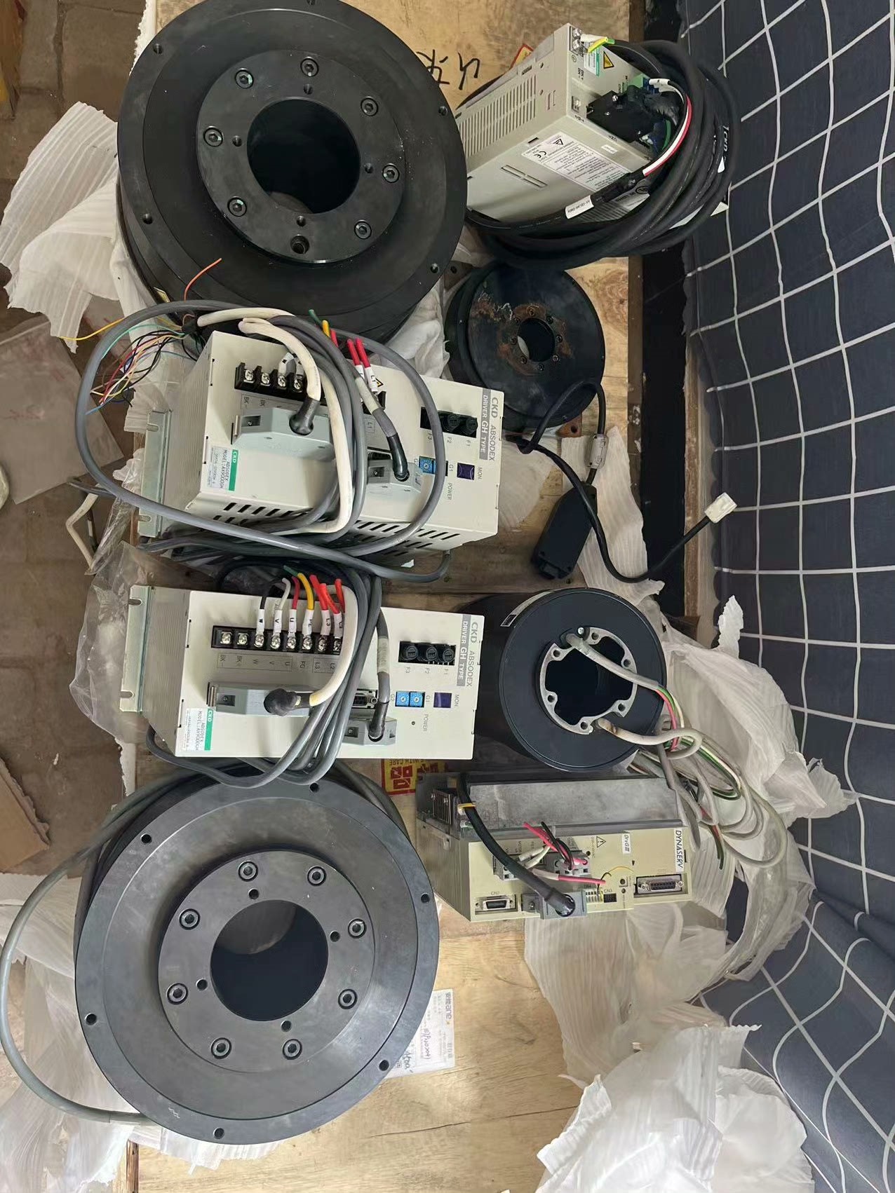 日本CKD驱动器AX9000GH加马达两套，AX9000TS