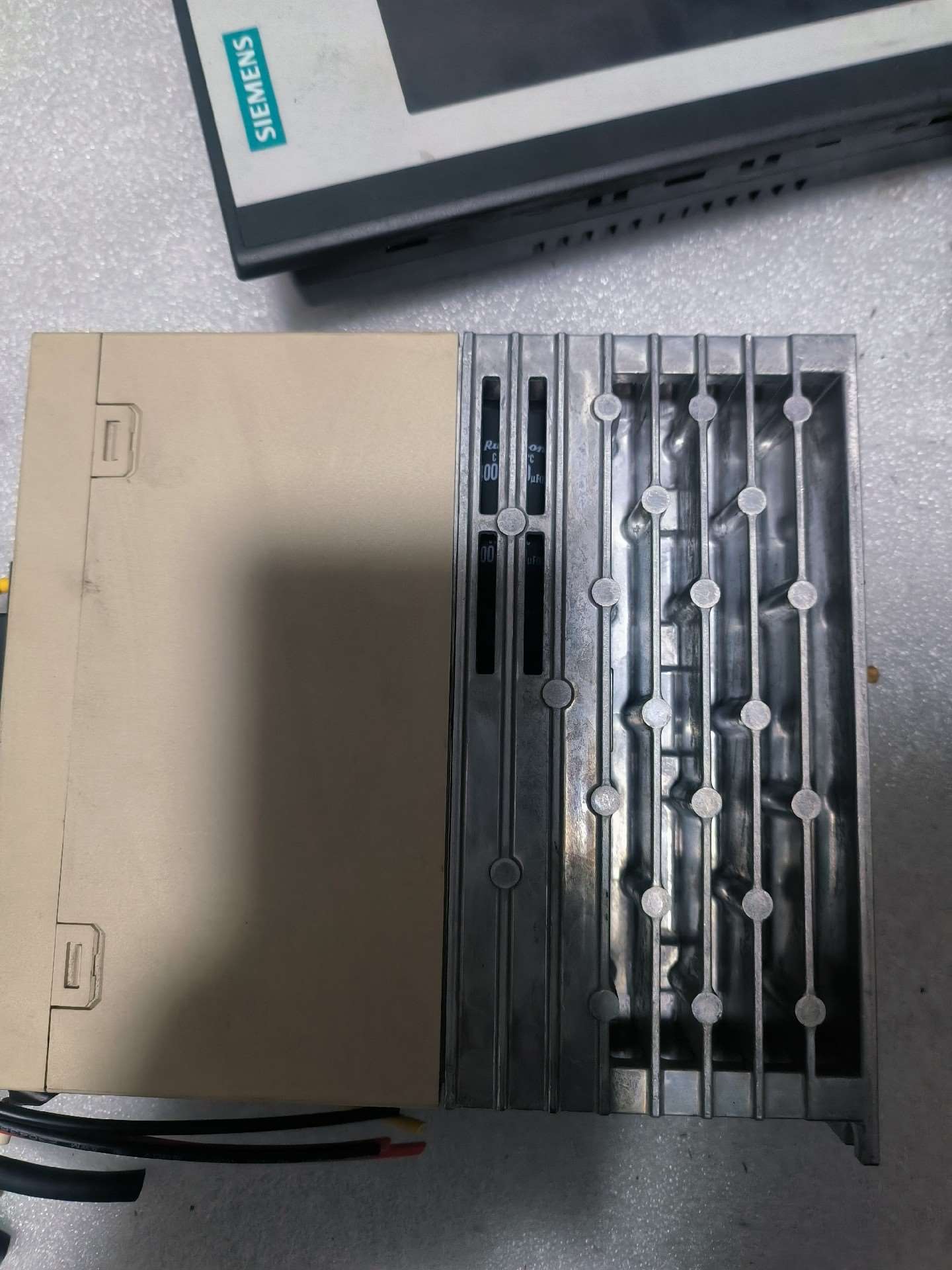 安川 SGPMS-2R5AP0A(议价)