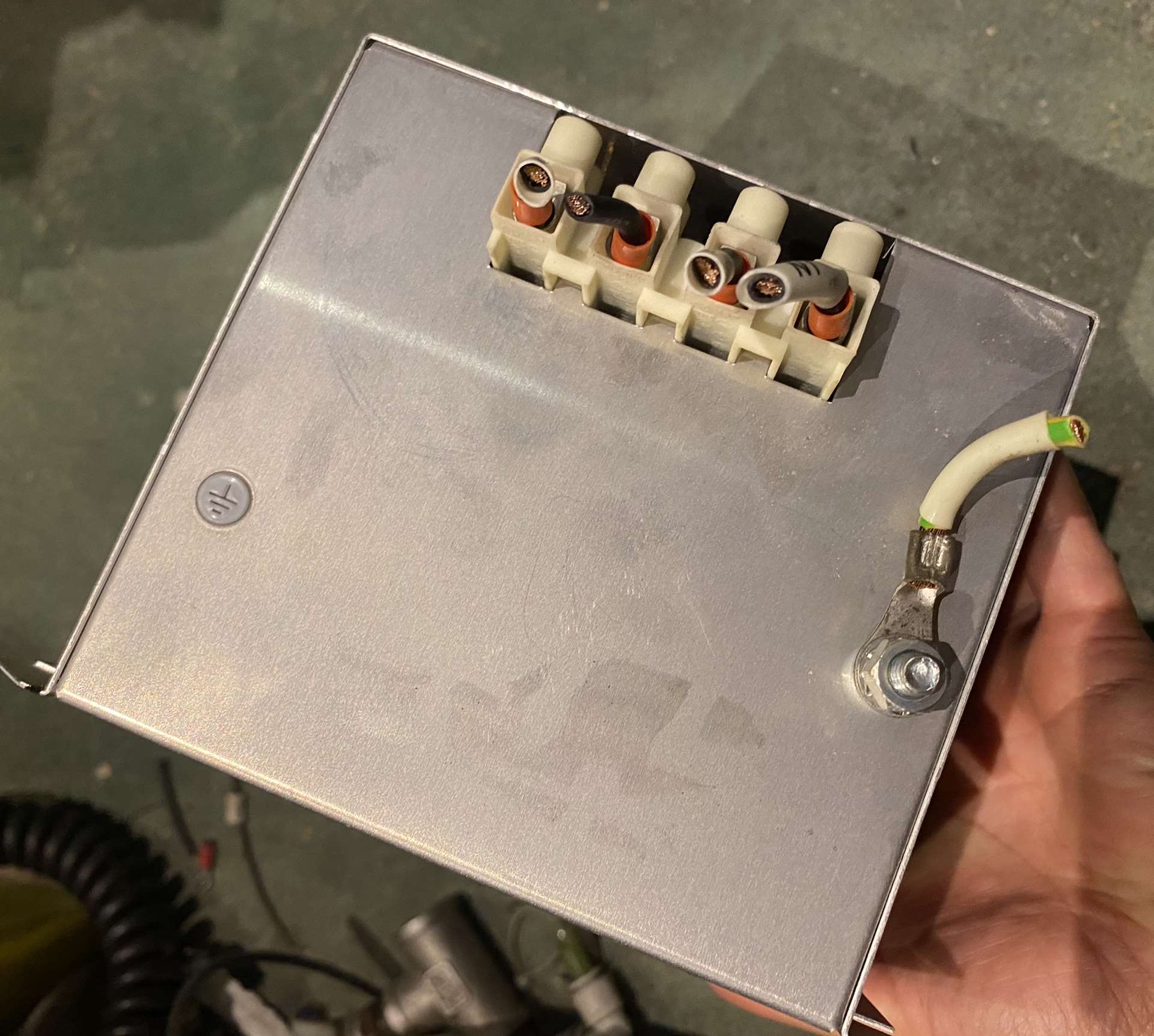 拆机滤波器FN 256-25-47，中一个，有兴趣的私聊。(议价)