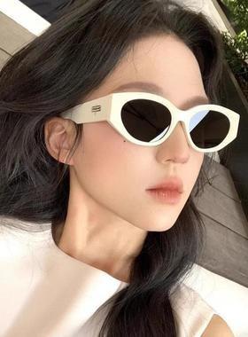 2025新款猫眼白色墨镜女款潮
