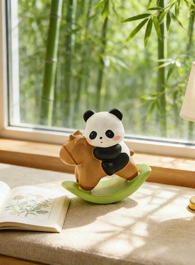 可爱熊猫树脂手绘桌面摆件