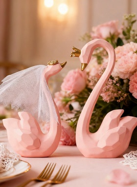 轻奢天鹅树脂摆件结婚礼物礼盒装