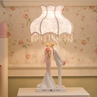 Пара длинных фонарей Пара женщин -фонаря вышла замуж за высокие новые свадебные подарки Новые свадебные комнаты.