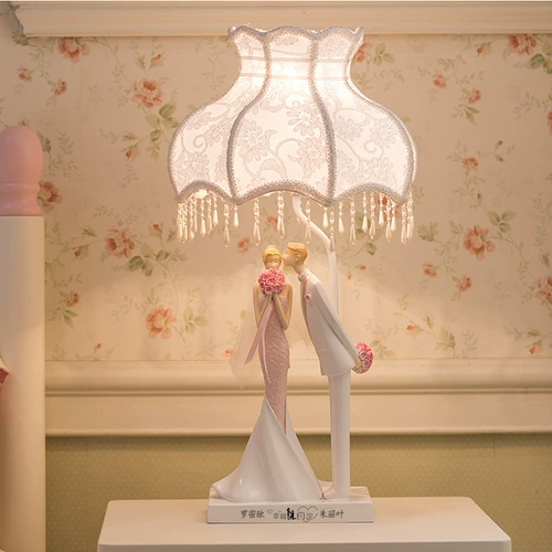 Пара длинных фонарей Пара женщин -фонаря вышла замуж за высокие новые свадебные подарки Новые свадебные комнаты.