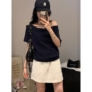 2024夏季爆款一字肩宽松遮肉显瘦上衣白色纯色斜肩露肩短袖T恤女