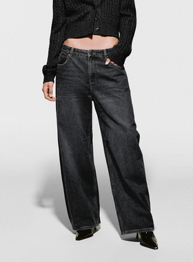 UR国内2025冬季女装潮流做旧水洗棉质弯刀牛仔长裤UWJ850111