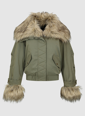 UR国内2025冬季女装时尚潮流复古摩登毛领毛边棉服UWJ150052