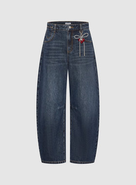 UR国内2025冬季女装潮流水洗爱心挂件弯刀牛仔长裤UYV860017