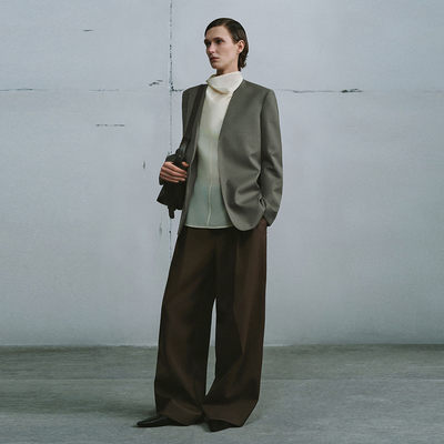 UR国内2026春季新款女装都市系列简约气质V领西装UWU160013