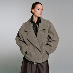 UR国内2025冬季女装潮流气质翻领含羊毛毛呢外套UWJ150104