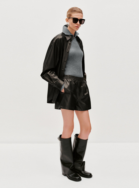 UR国内2025冬季女明星同款潮流皮带扣饰裤筒长靴子UAWS50091