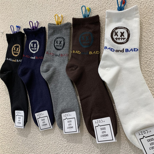 cozy韩国东大门春季新款男袜街头嘻哈搞怪笑脸字母棉质运动中筒袜
