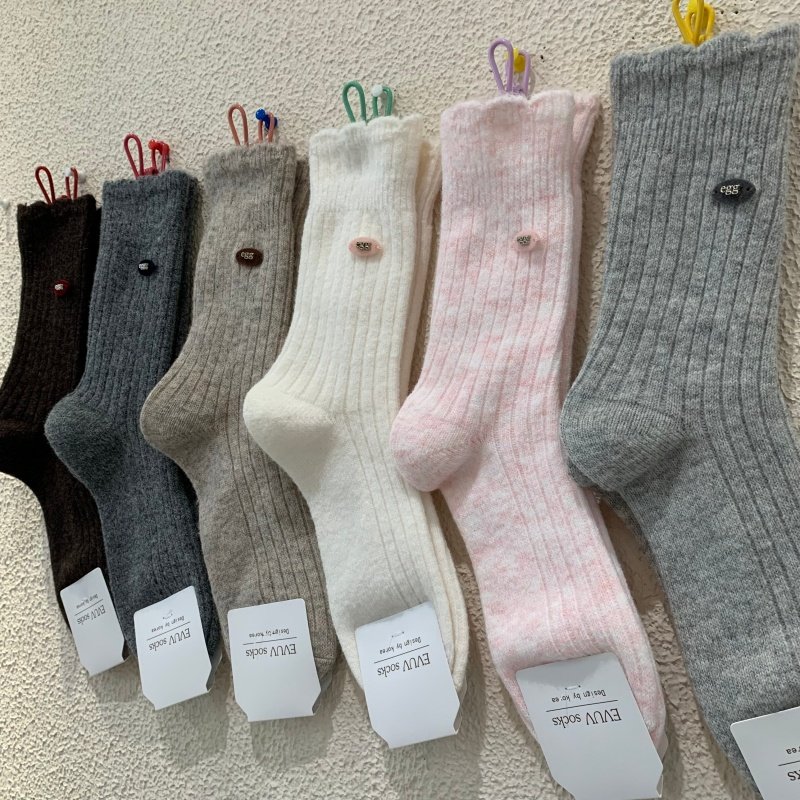 柔软细腻羊绒女袜子2025冬新款坑条字母Egg纽扣木耳边羊毛中筒袜,女士内衣/男士内衣/家居服,中筒袜,淘宝优惠券,粉丝福利购,淘宝优惠卷