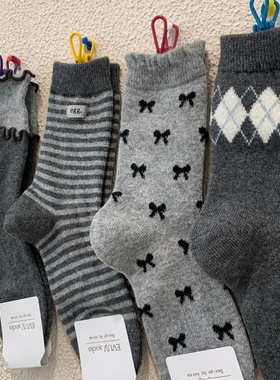 灰色系无骨羊毛女袜2025冬季新款加厚保暖菱形格条纹蝴蝶结中筒袜