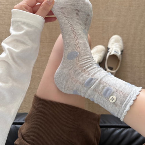 微透网眼透气女袜子网红款春夏新款大圆点波点min字母纽扣中筒袜