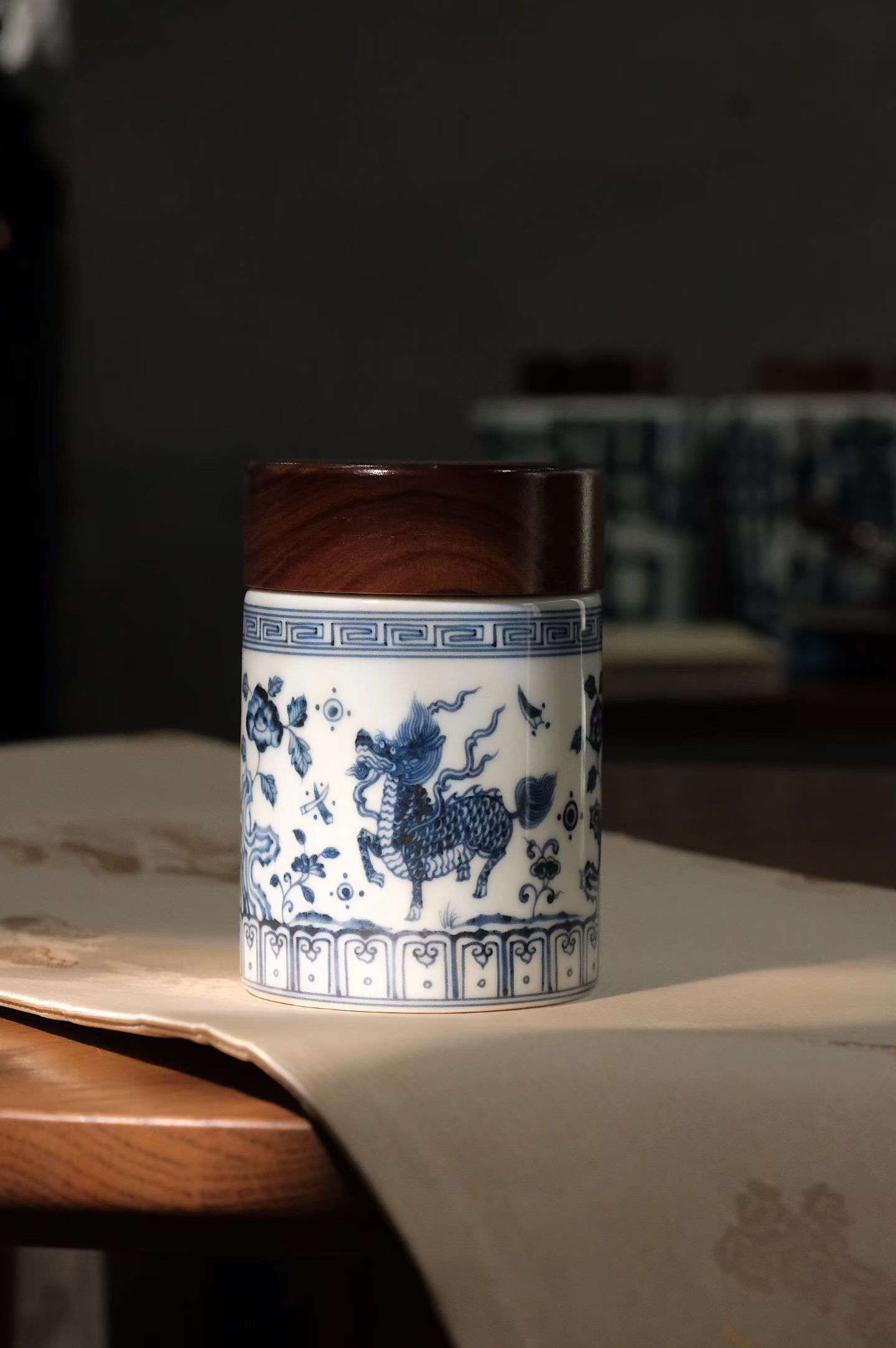 见欢集 青花洞石花卉纹麒麟献瑞实木茶叶罐 咖啡储蓄罐茶仓收纳