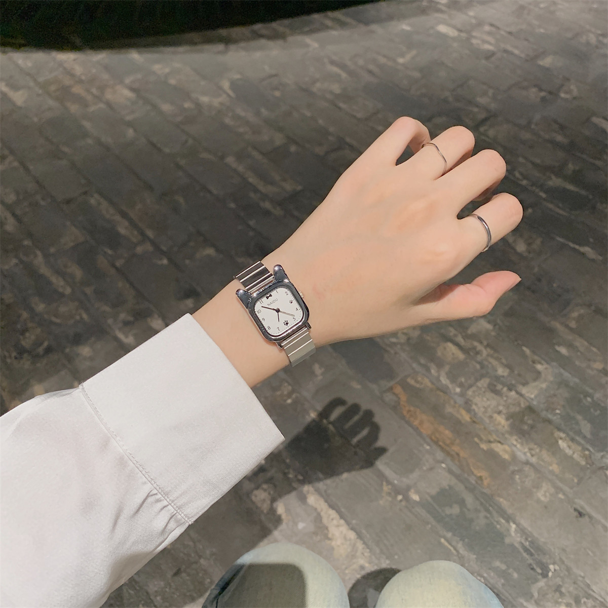 手表女款学生ins小众高级感轻奢竹节猫耳数字小表盘冷淡风石英表