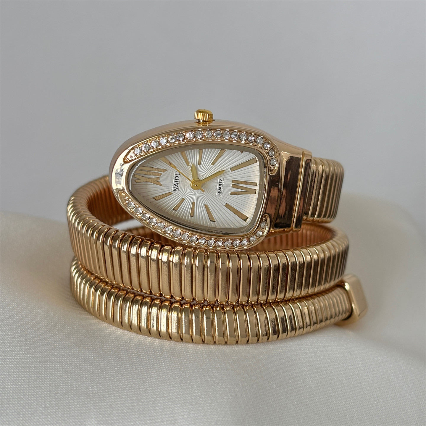 naidu新款蛇头缠绕手镯手表女气质简约复古创意个性可调节学生表