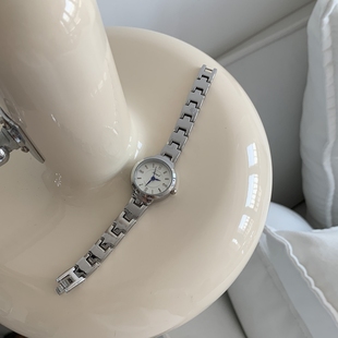 小众品牌小巧表盘学生链条式手链简约气质职场休闲百搭手表女ins