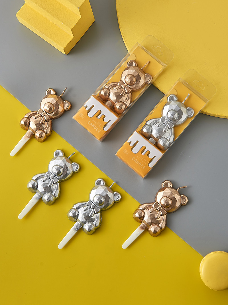 小熊卡通生日快乐蛋糕装扮蜡烛