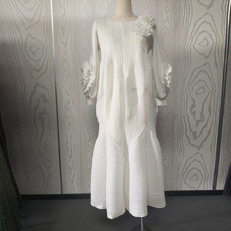 压褶花苞裙欧美跨境海边度假风长袖褶皱连衣裙立体绣花设计感礼服