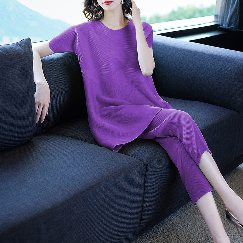 御姐套装大码洋气俏皮两件套宽松胖女人春装阔太太高贵褶皱女装夏