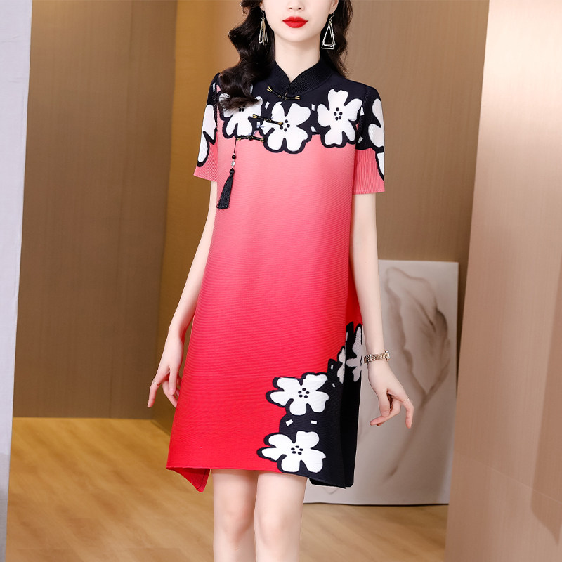 压褶褶皱2024新款夏装新款中年气质减龄显瘦连衣裙高端改良旗袍女