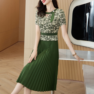 褶皱连衣裙女2026新款 收腰显瘦气质遮肉印花拼接假两件百褶裙 夏季