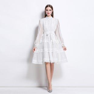 2026春夏新款复古宫廷风长袖蕾丝拼接连衣裙女法式收腰系带公主裙