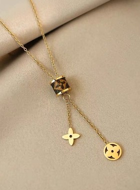 女印花皮革四叶草项链钛钢锁骨链