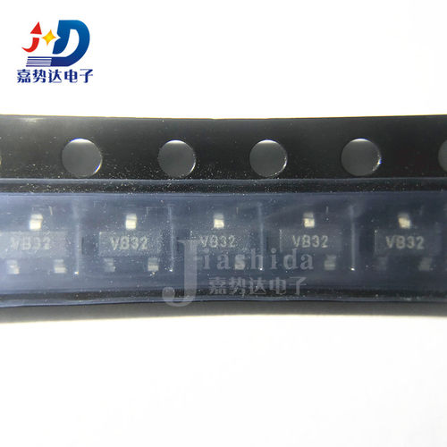 MCP1541T-I/TT MCP1541T 丝印:VB32 SOT23 开头电压基准芯片 全新