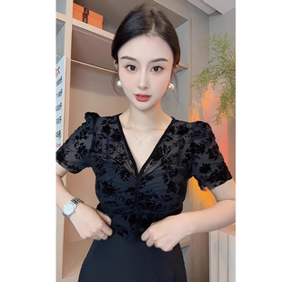 欧货V领拼纱微透碎花衬衫女新款爆款夏季洋气独特别致上衣潮