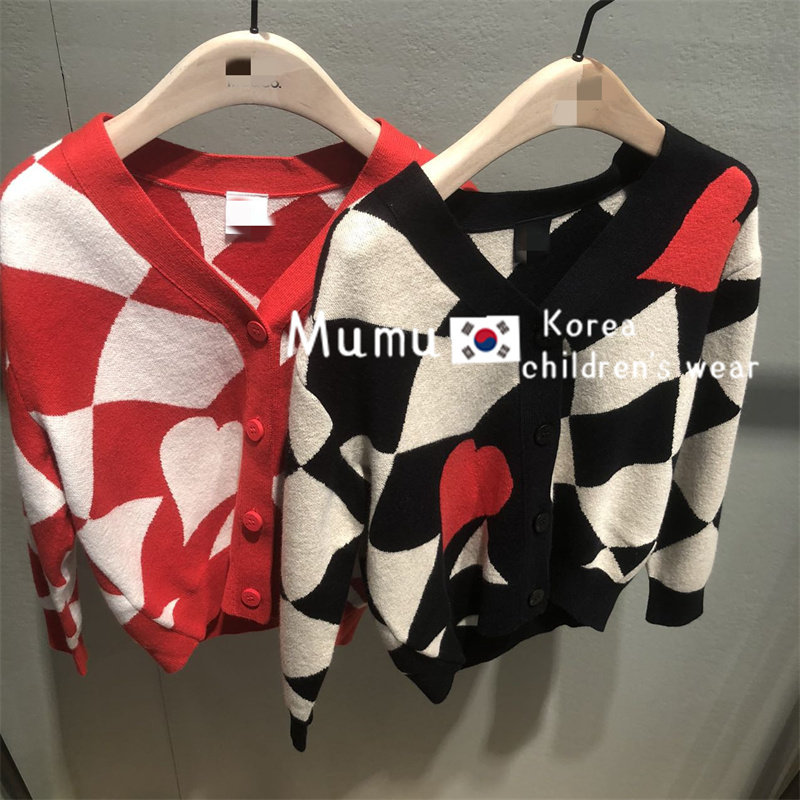 现货童装定制秋冬潮范新款针织衫男女童爱心菱格毛衣洋气外套开衫