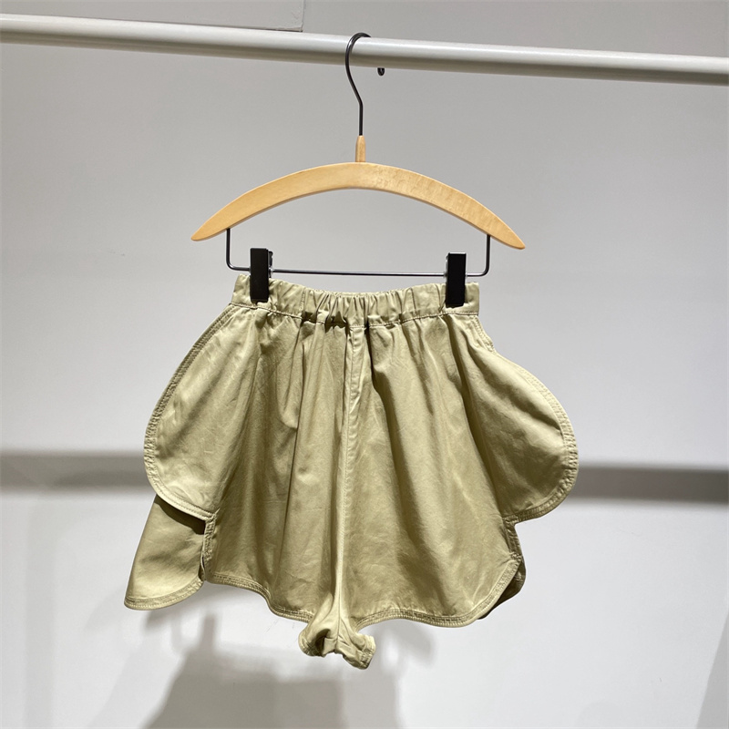 现货童装定制夏季新款时尚裤子女童洋气可爱花瓣裤子女孩百搭短裤