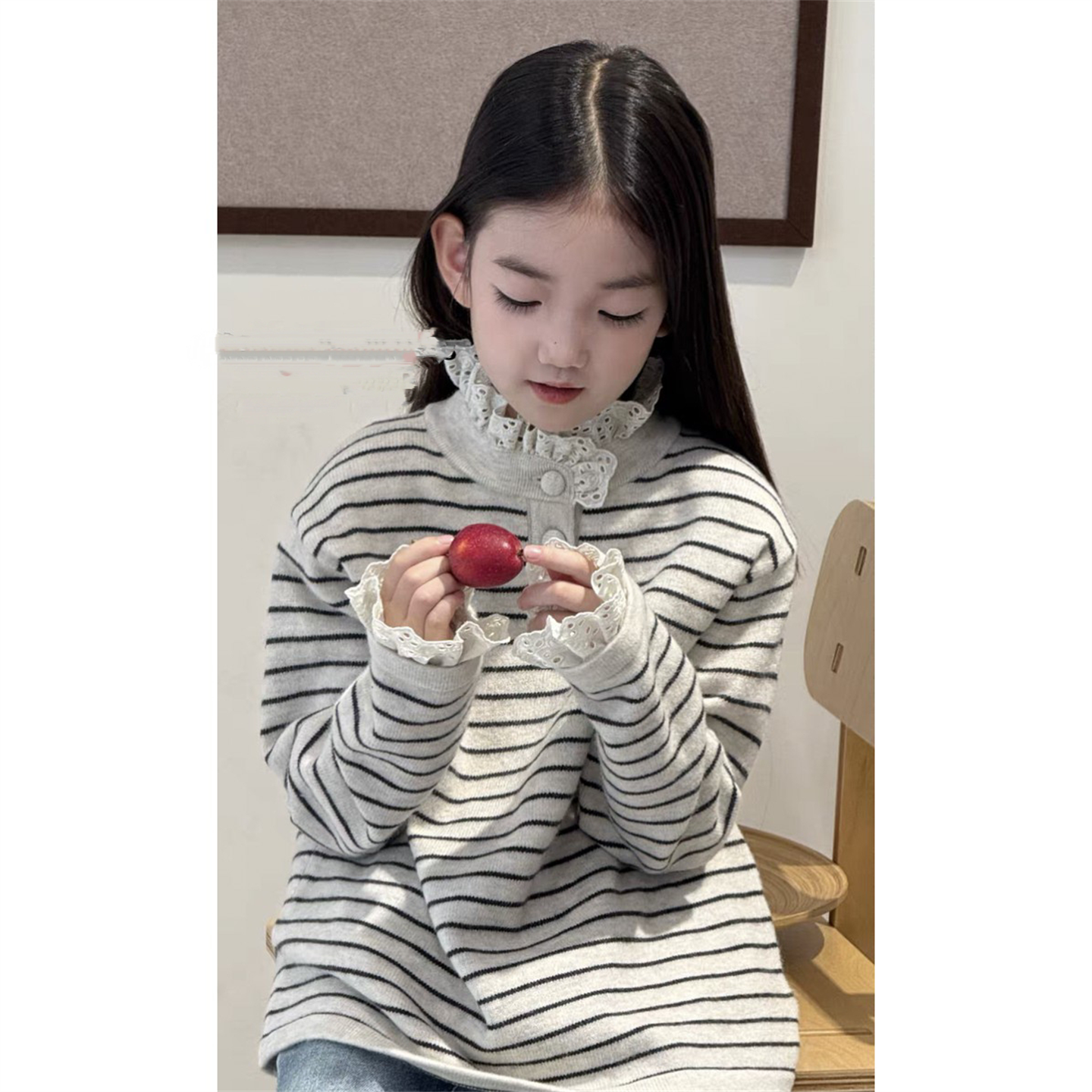 韩版童装秋冬新款女童经典撞色条纹毛衣蕾丝领针织衫可外穿打底衫