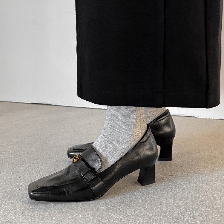 5.5cm真皮粗跟单鞋女2026新款法式轻奢高级感气质方头黑色高跟鞋